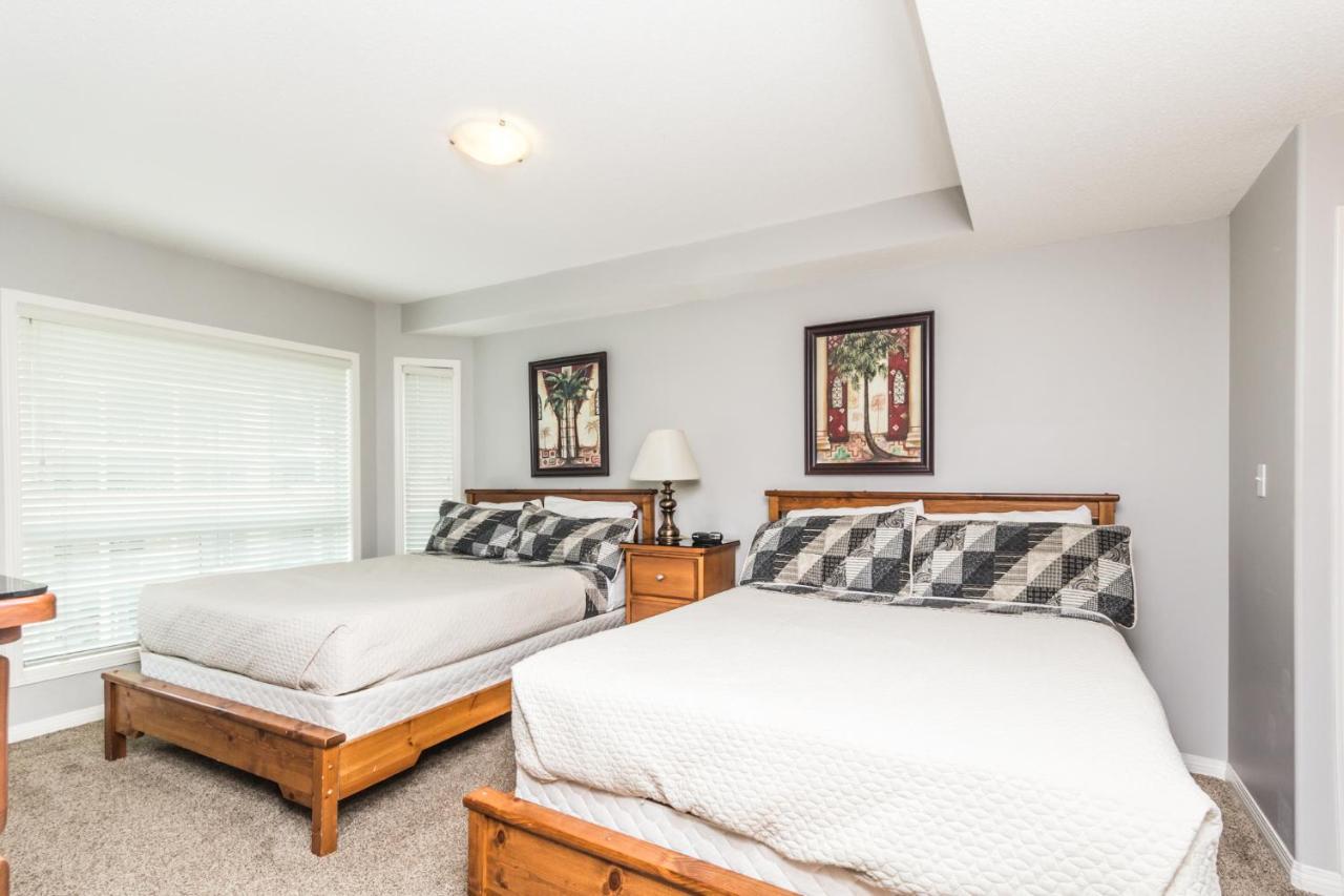 Sunset Waterfront Resort By Discover Kelowna Resort Accommodations Exterior foto