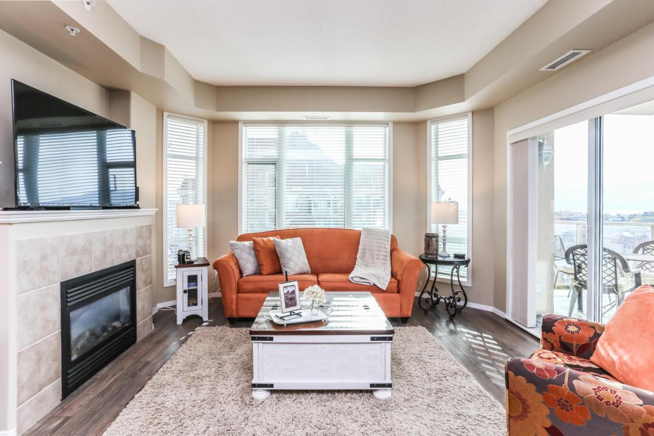 Sunset Waterfront Resort By Discover Kelowna Resort Accommodations Exterior foto