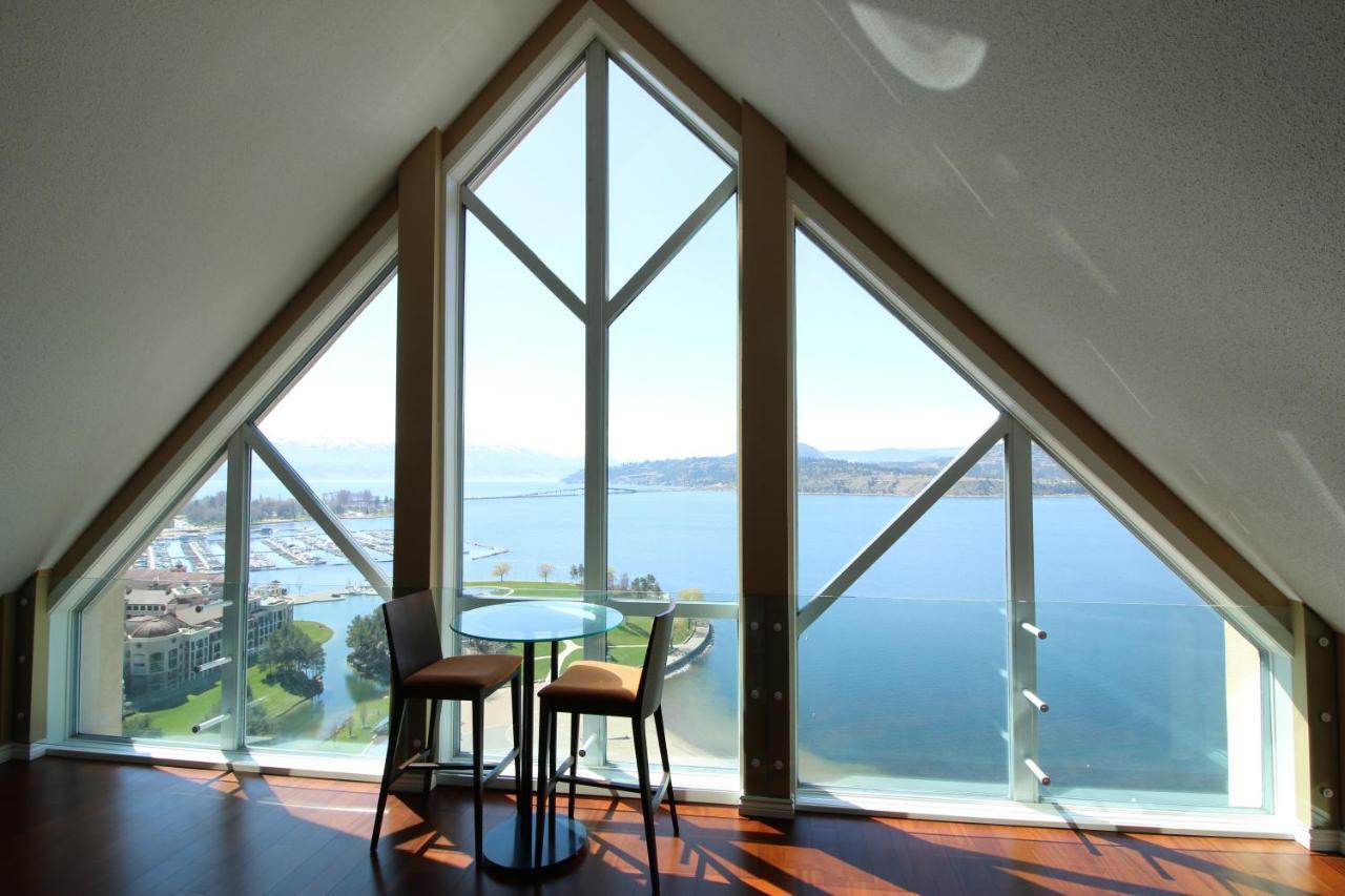 Sunset Waterfront Resort By Discover Kelowna Resort Accommodations Exterior foto