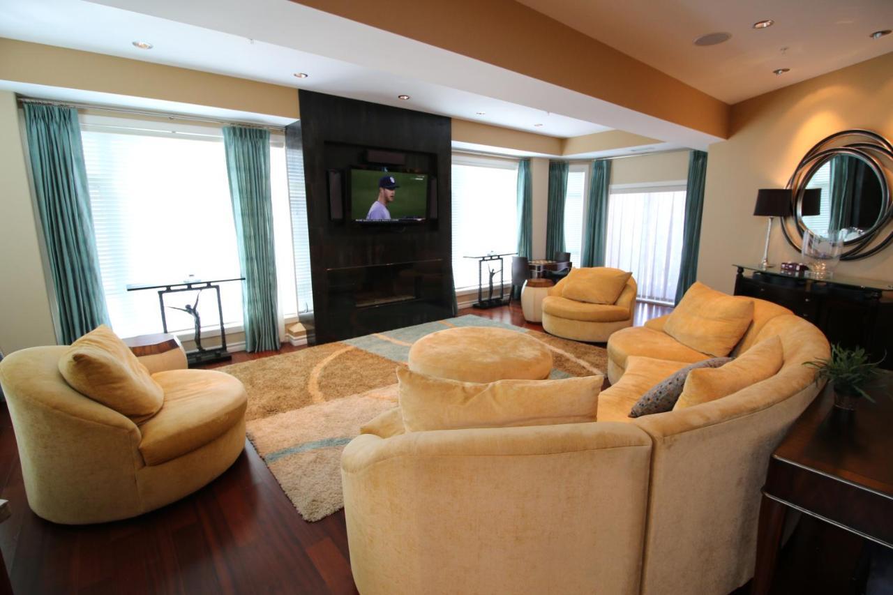 Sunset Waterfront Resort By Discover Kelowna Resort Accommodations Exterior foto